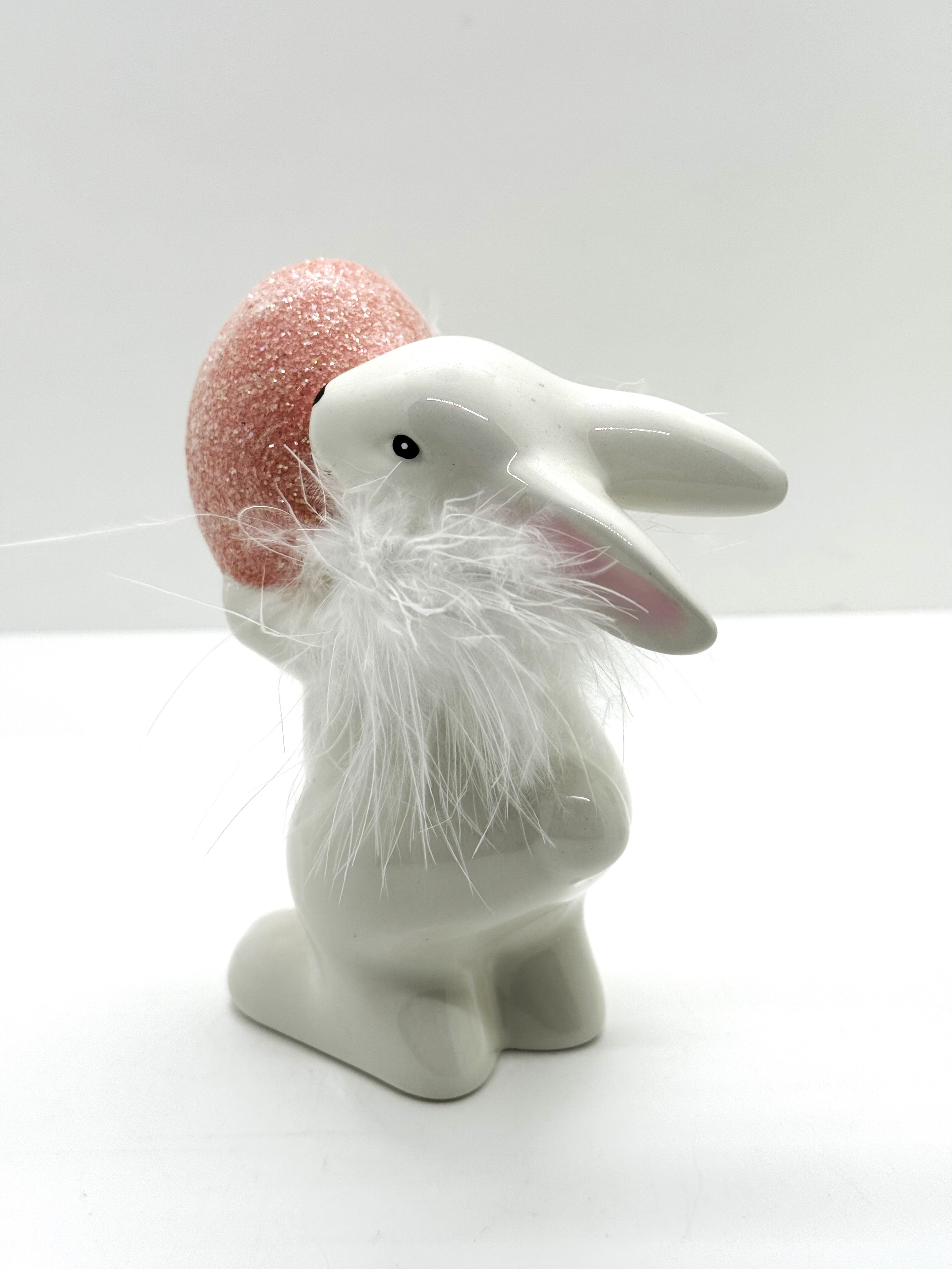 Oster-Figur Hase mit rosa Ei, Feder + Glitzer sort. 13cm  Keramik Frühjahr Dekor formano