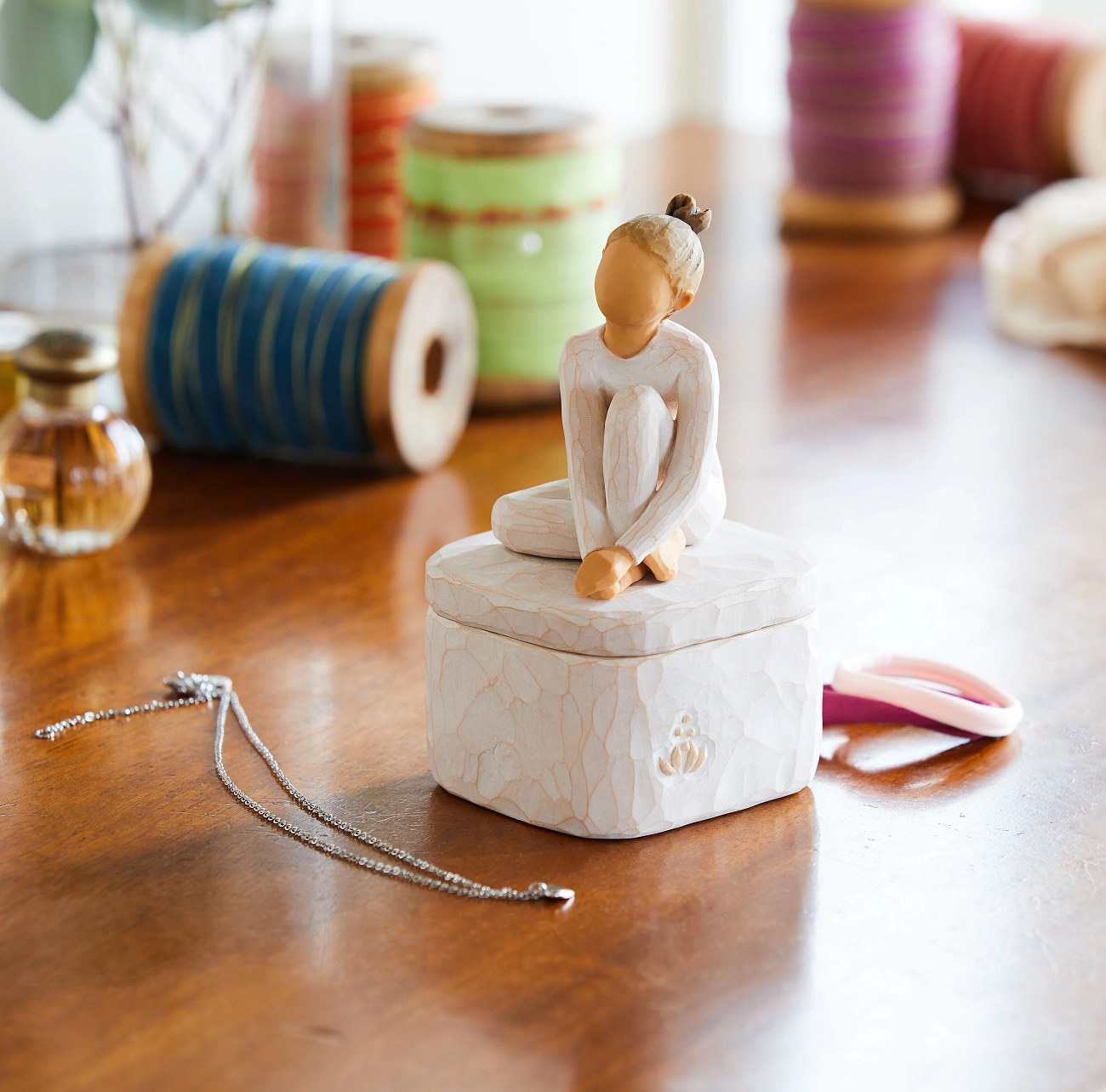 Aufbewahrungsbox "The Dancer Keepsake Box“ H.14cm Die Tänzerin Box - geformte handbemalte Deko-Box Willow Tree